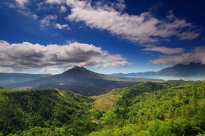 Indonesia licitará tres proyectos geotérmicos en octubre 2015