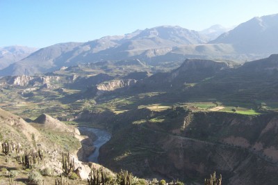 En Perú se presenta proyecto de ley que fomenta las renovables junto a la energía geotérmica